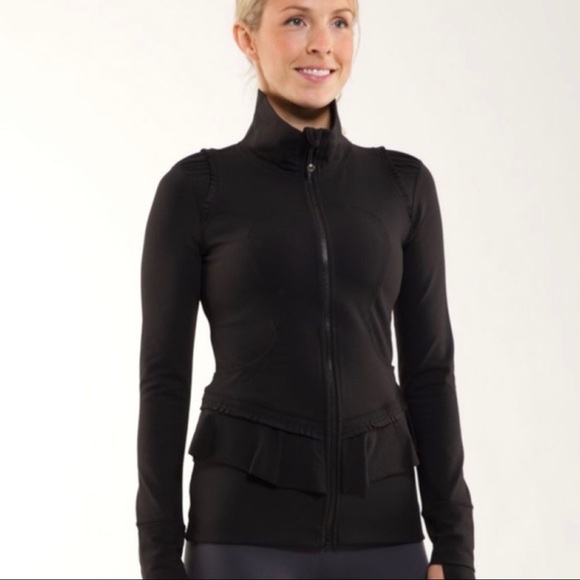 [SOLD] Lululemon :: *Rare* City to Yoga Jacket - size 2 Black - peplum - Picture 3 of 9